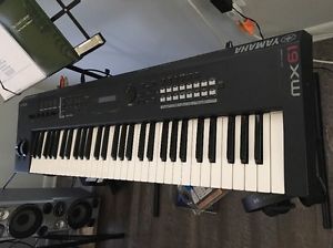 Yamaha MX61 61-Key Music Production Synthesizer Keyboard