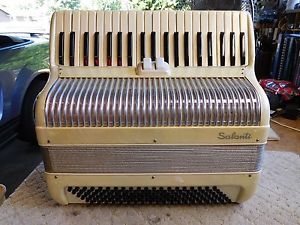 Salanti 120 Bass Accordian w/case, made in Italy