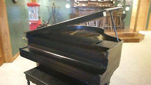 Baby Grand Piano Hardman 5