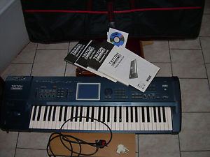 KEYBOARD KORG TRITON EXTREME 61 WORSTATION PERFECT CONDITIONS  + CASE UK