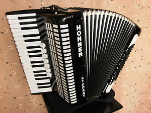 Akkordeon Hohner Student 96. Gepflegt und gut gestimmt! Mit Klangproben!