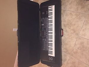 Korg Pa3x 76 key with Gator Case and Power Supply