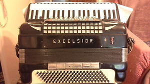 Akkordeon Excelsior 940 Professional Cassotto (2 + 2) mit Microfon und MIDI
