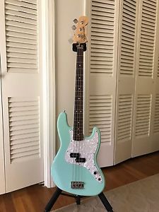 Fender Mark Hoppus Signature Bass 2002 Surf Green Blink 182 Atticus Sticker Pack