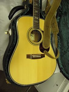 DR-41 MARTIN SIGMA GUITAR with deluxe hsc and Martin Strap...LOOK!!!