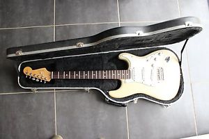guitare  fender stratocaster US highway one