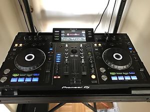 Pioneer XDJ-RX Digital DJ Controller for rekordbox - MINT w/Odyssey Flight Case