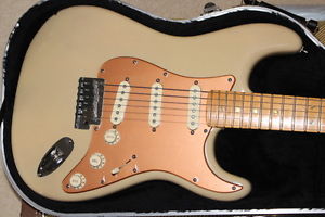 Fender USA V-Neck Deluxe Stratocaster with case. S1 Switching.