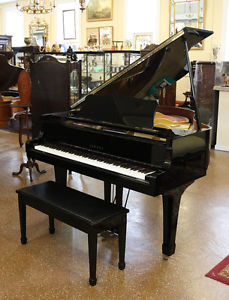 Superb Yamaha Ebony G1 Baby Grand Piano W Bench MINT un-played Condition 1989