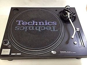 Technics Panasonic Quartz Synthesizer DD Turn Table Black SL-1200MK5-K Pre-Own
