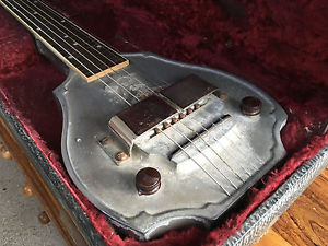 1936 VEGA LAP STEEL, VERY RARE INSTRUMENT WITH ORIGINAL HARDSHELL CASE!