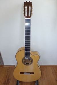 2015 Felipe Conde FC26CW (Conde Hermanos) Media Luna Cutaway Flamenco Guitar