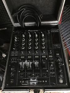 Pioneer DJM800 Mixer With Road Case