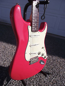 Mint 2003 Fender AVRI 62 Fiesta Red Stratocaster RI Strat