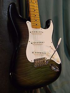 1993 Fender '54 RI Stratocaster Made in Japan Foto Flame Clean! V Neck w/case