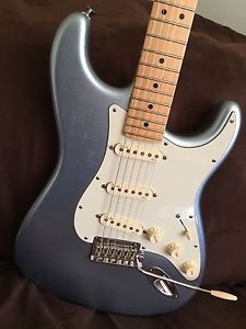 Fender American Deluxe Stratocaster Plus w/ Fender Hardshell case