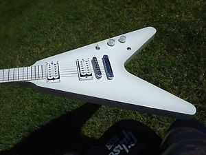 2013 Gibson Flying V Brendon Small Metalocalypse White Snow Falcon