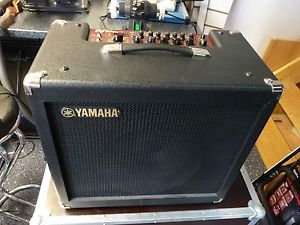 YAMAHA DG 60 FX 112 Digitaler Gitarrenverstärker 1 x 12" Speaker