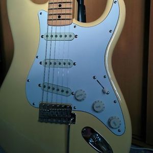 Excellent! Fender Japan Yngwie Malmsteen Stratocaster ST-YJM Made in Japan 2013