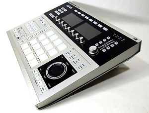 NATIVE INSTRUMENTS MASCHINE STUDIO PLATINUM LIMITED EDITION 2014/15 + BUNDLE