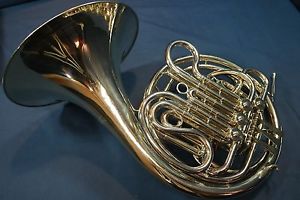 Holton Farkas H-179 Professional Double French Horn With Case and Mouthpiece