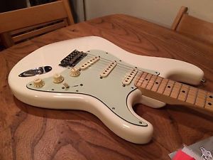 Fender 2016 Deluxe Roadhouse Stratocaster Electric Guitar