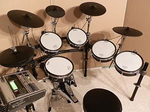 Roland TD20 Electronic Drum Set Kit, kick pedal, throne,  td10 td30