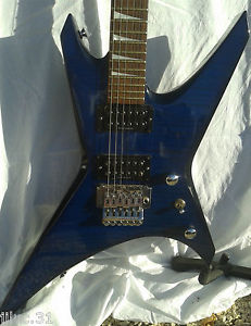 chitarra JACKSON Warrior WRXT body blue fiammato Floyd Rosa HH