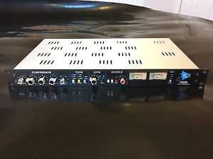 API 2500 Stereo Bus Audio Compressor.