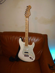 Fender Special Run - USA Pro Stratocaster HSS - Olympic White