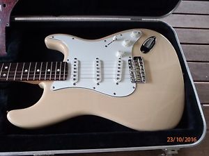 Fender American Stratocaster - Honey Blonde