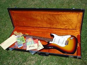 Fender 65 1965 Stratocaster AVRI USA American Vintage ReIssue 7.8 lbs  NEAR MINT