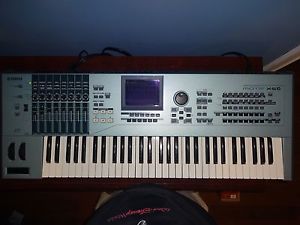 Yamaha MOTIF XS6 Keyboard Synthesizer