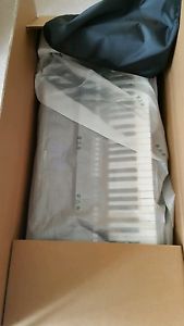 Yamaha psr s650 keyboard (Brand New) and stand