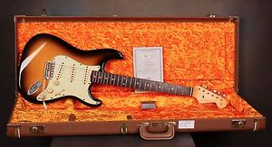 Fender Custom Shop Stratocaster 1960 Relic 2-Tone Sunburst 2008 OCHC Certificate
