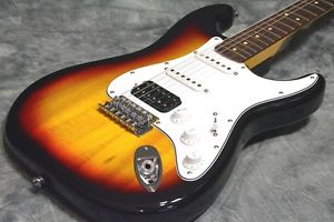 Squier by Fender Vintage Modified Stratocaster HSS 3-Tone Sunburst Electric