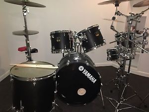 Yamaha Stage Custom Standard Matte Black Bass 22" Drum Set 8 Piece Shell Pack