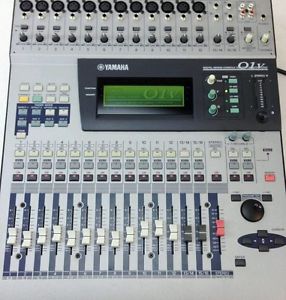 YAMAHA 01v