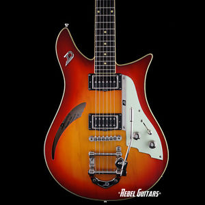 2005 Duesenberg Guitar Double Cat Semi-Hollow in Sunburst with Hum/P90 pickups