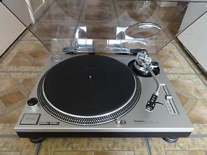 TECHNICS SL 1200mk2 DIRECT DRIVE TURNTABLE DUAL VOLTAGE+ TECHNICS HEADSHELL MINT