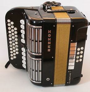Hohner Ouvertüre V 5 Akkordeon Knopfharmonika in Super-Zustand mit Garantie