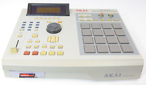 Akai MPC 2000XL 32MB CF Cardreader überholt mit Gewährleistung. Topzustand!