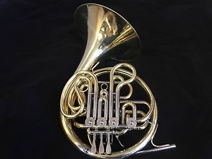 Yamaha YHR 561 Double French Horn w/new case