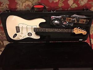 fender american standard stratocaster White