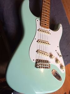 Guitarra Fender Stratocaster 50s Surfgreen Mexicana