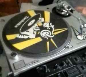 1 Technics SL1200MK5 Direct Drive Turntable Silver