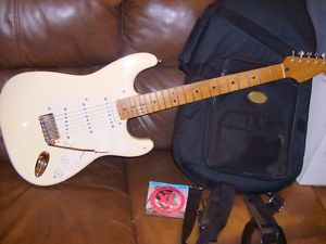 1996,Fender Artist Jimmie Vaughan Tex-Mex Stratocaster/Olym,White+Bag,Near Mint.