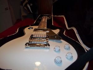 Gibson Epiphone Limited Edition Tommy Thayer White Lightning Signature Les Paul