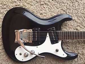 Mosrite Super Excellent 65'  the Ventures Model Japan.