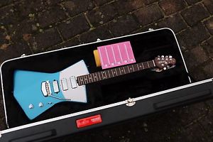 NEU Music Man St. Vincent Signature Blue HHH E-Gitarre Made in USA